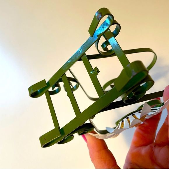 Vintage 60s 70s Metal Daisy Napkin Holder, Mid Century Kitchen, Cottagec… - Picture 5 of 5